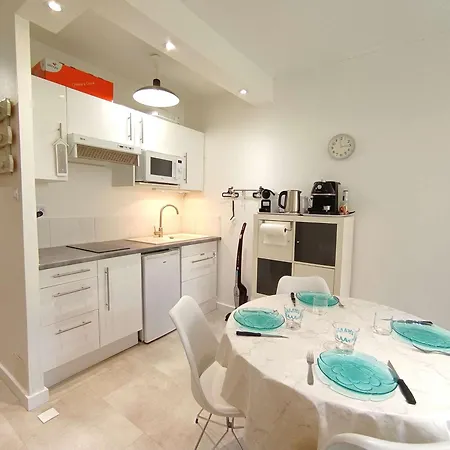 Cosy Pour 4 Avec Balcon Et Parking à - Fr-1-457-360 Appartement